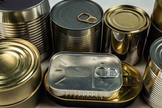 mezcla-latas-aisladas-blanco_188078-1502-1.jpg